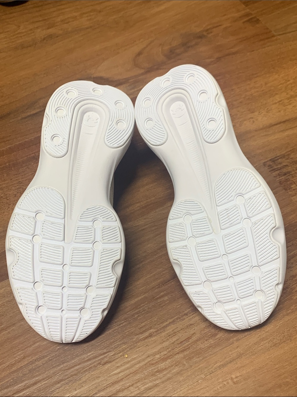 Under Armour Tennis Shoes NWOT - Picture 8 of 8